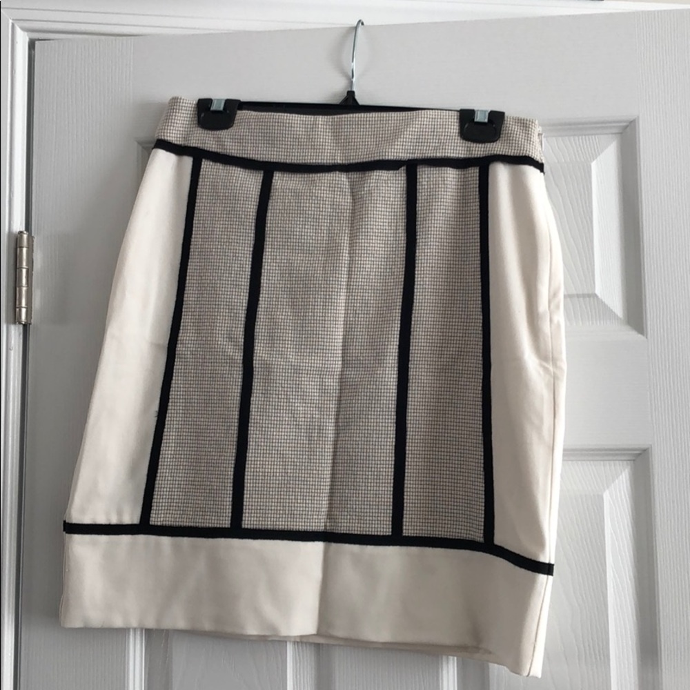 Ann Taylor Cream and Black Pencil Skirf